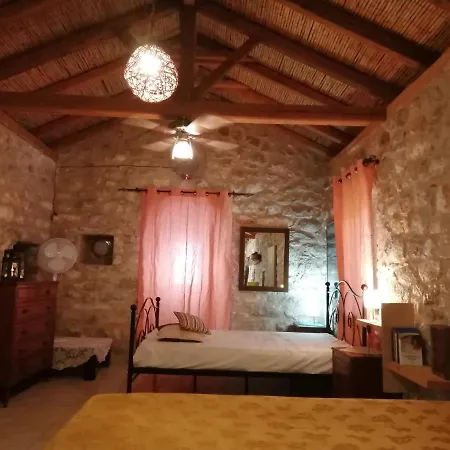 Diros Tower Studio Kampinares